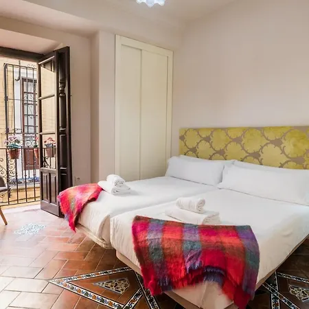 Nuea Casa17 * إشبيلية